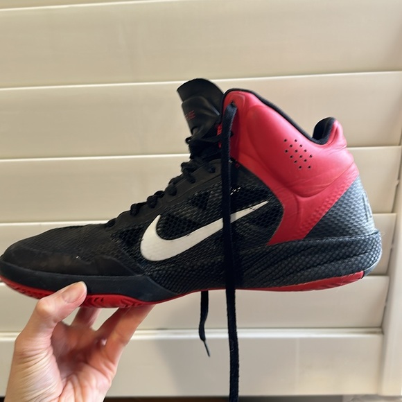 Nike Black and Red Men's Shoes - Picture 3 of 5